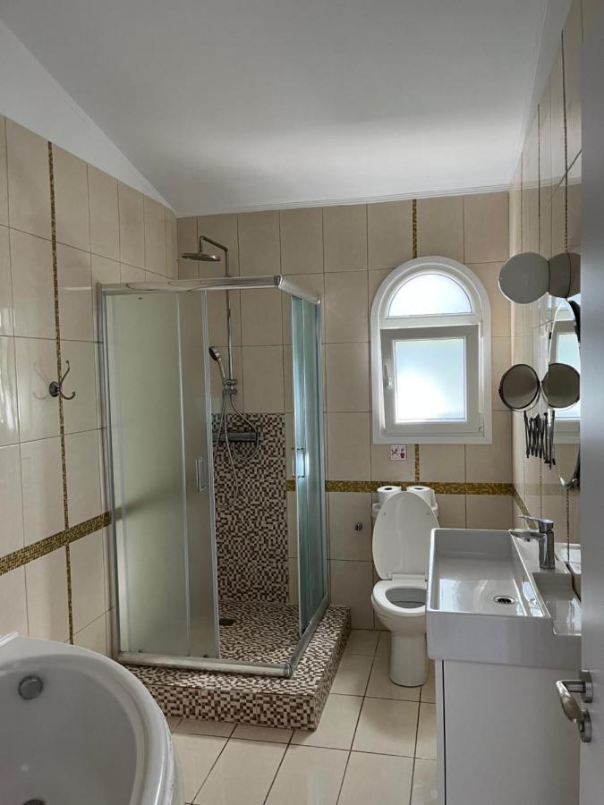 Villa Neyla Four Bedroom Coral Bay Beach Front Exterior foto