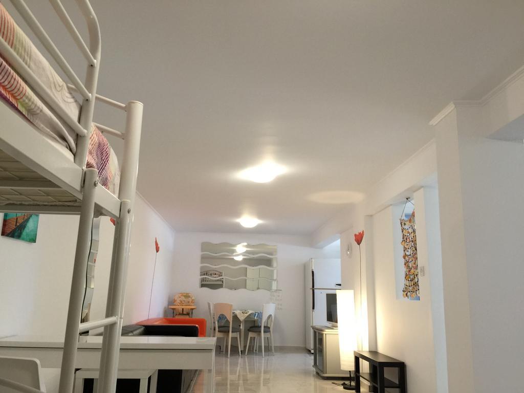 Villa Neyla Four Bedroom Coral Bay Beach Front Exterior foto